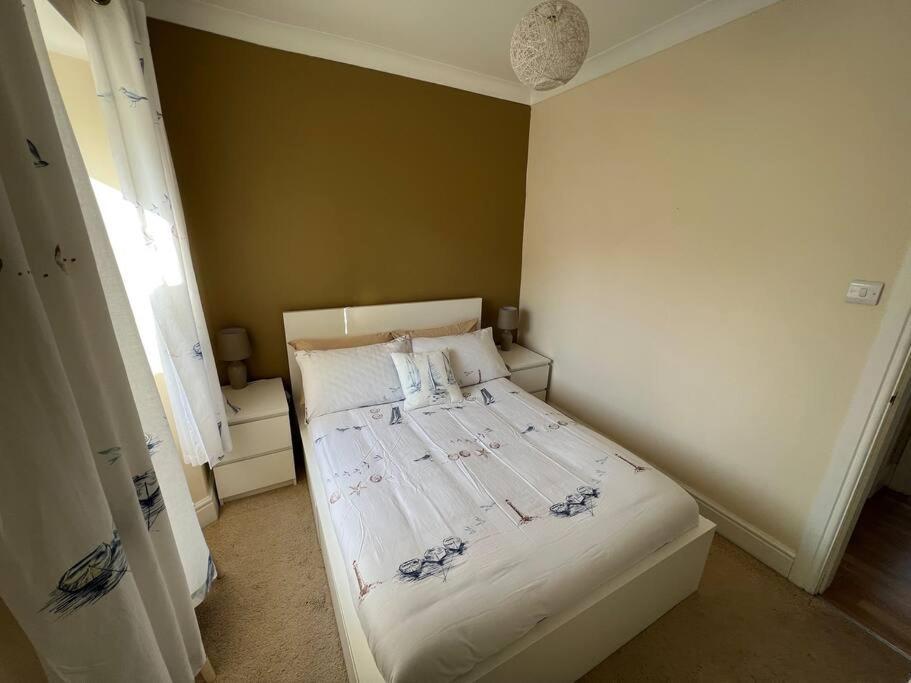Fantastic 3 Bedroom Holiday Home Millport Eksteriør billede