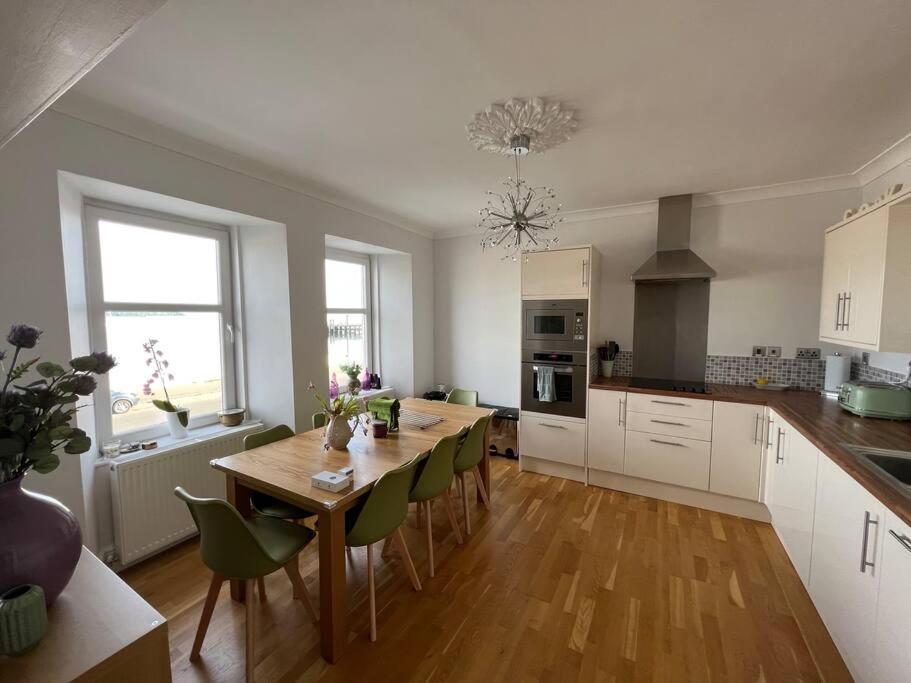 Fantastic 3 Bedroom Holiday Home Millport Eksteriør billede