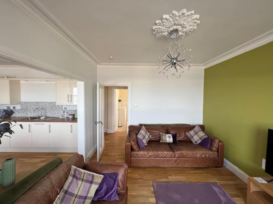 Fantastic 3 Bedroom Holiday Home Millport Eksteriør billede